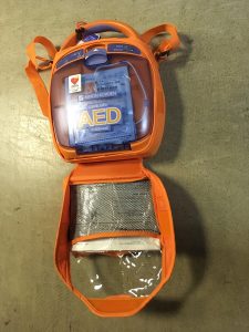 AED（自動体外式除細動器）を設置しました